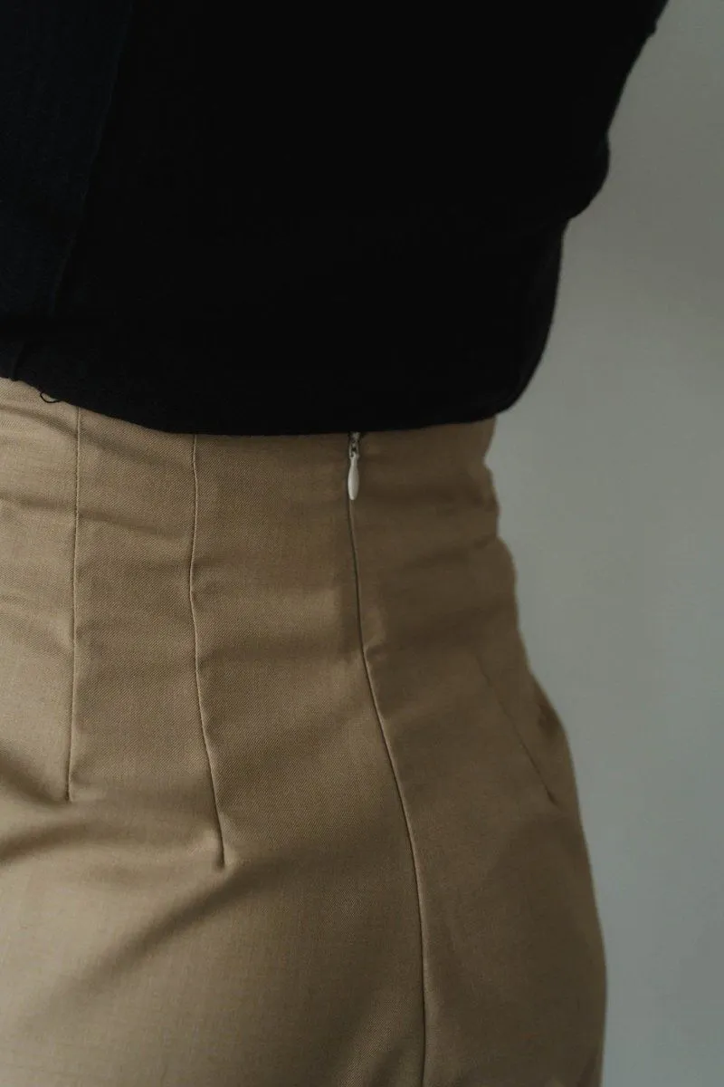 High Waist front Skirt/Beige