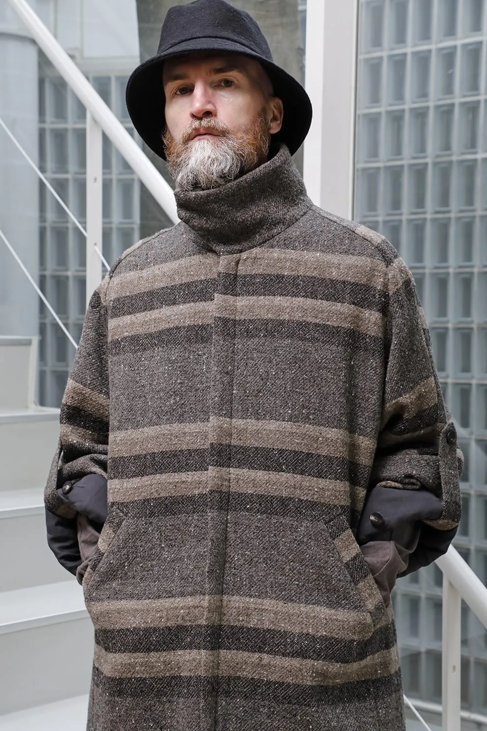 Hight neck coat striped wool