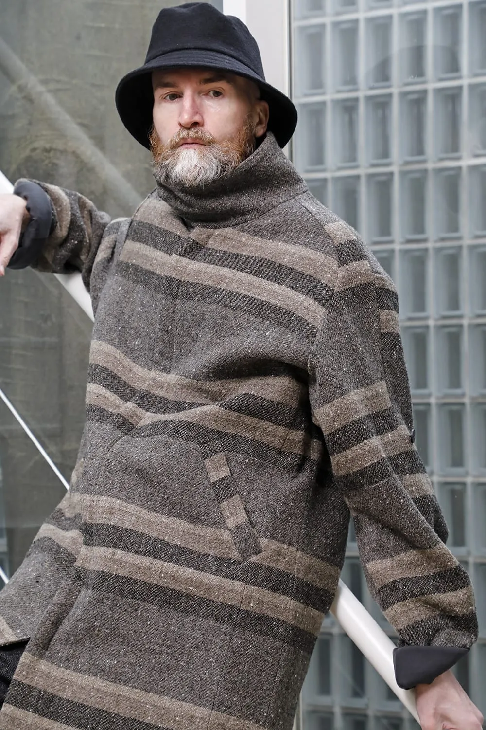 Hight neck coat striped wool