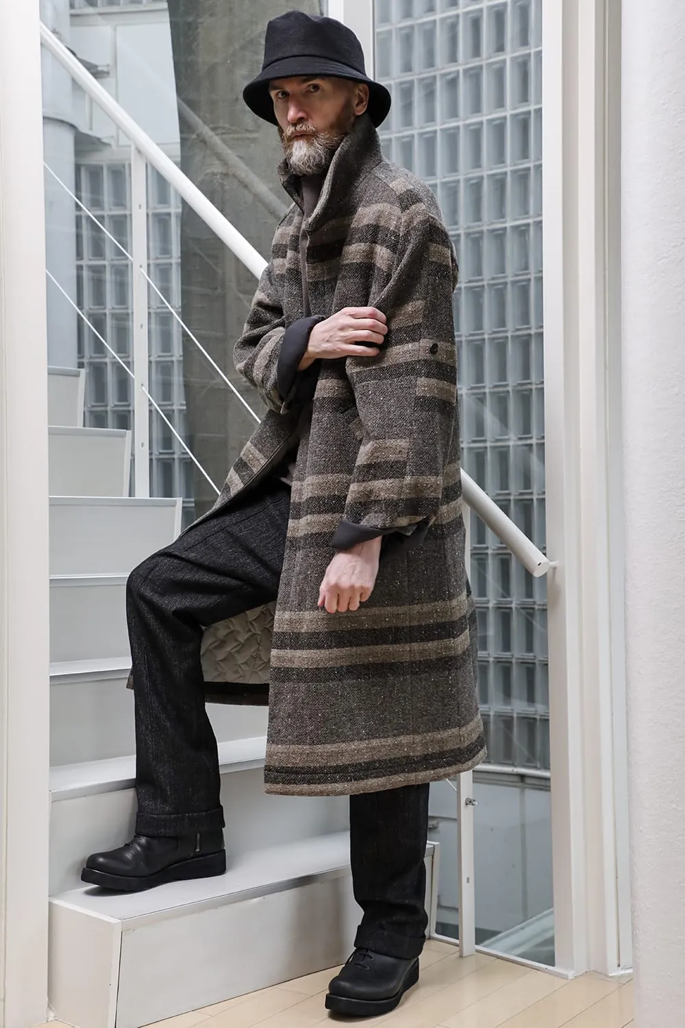 Hight neck coat striped wool