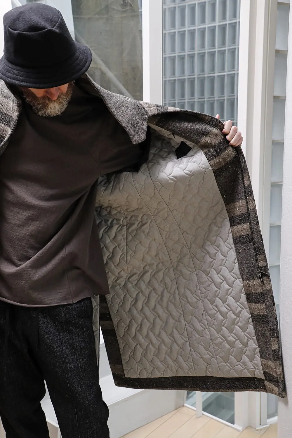 Hight neck coat striped wool