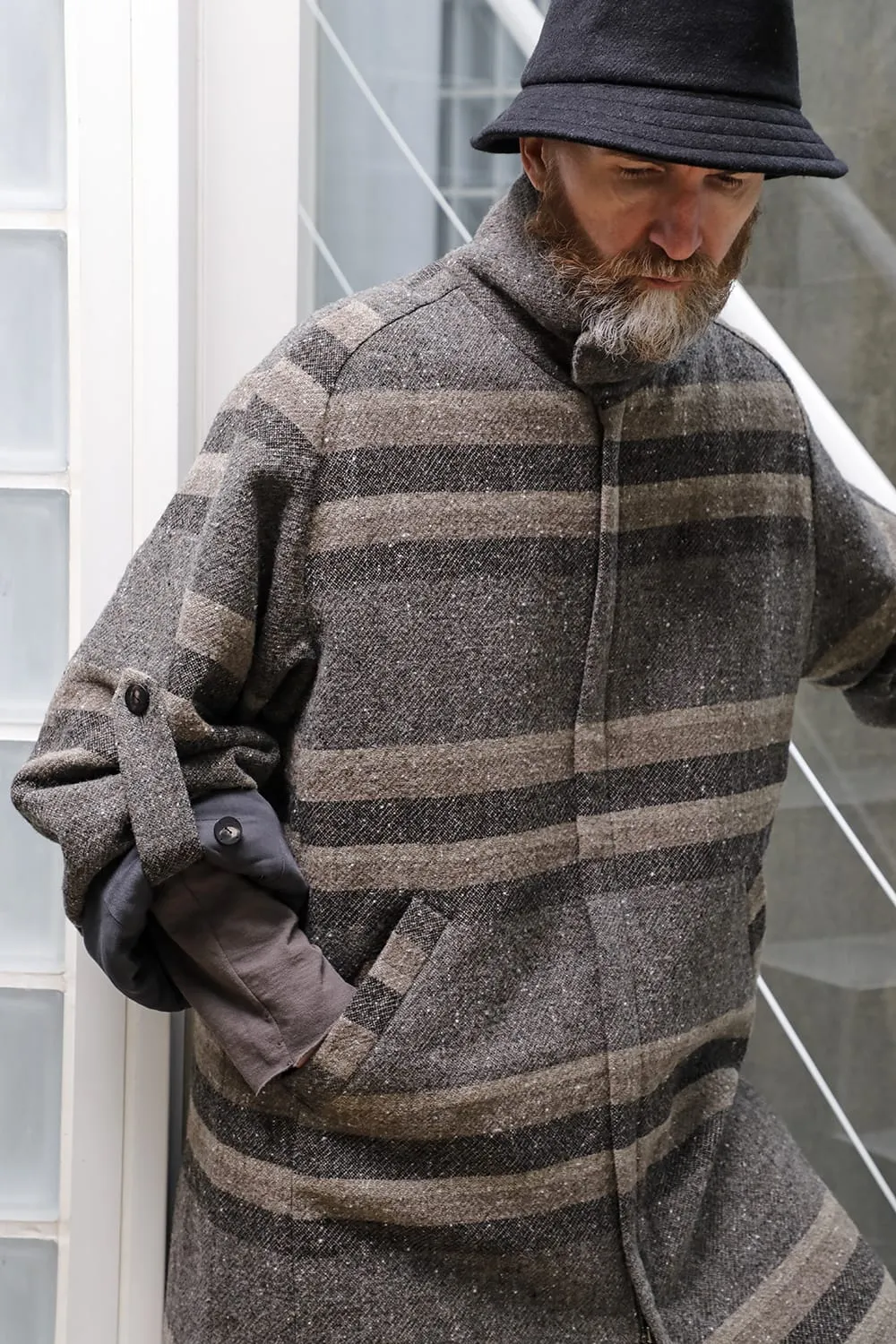 Hight neck coat striped wool