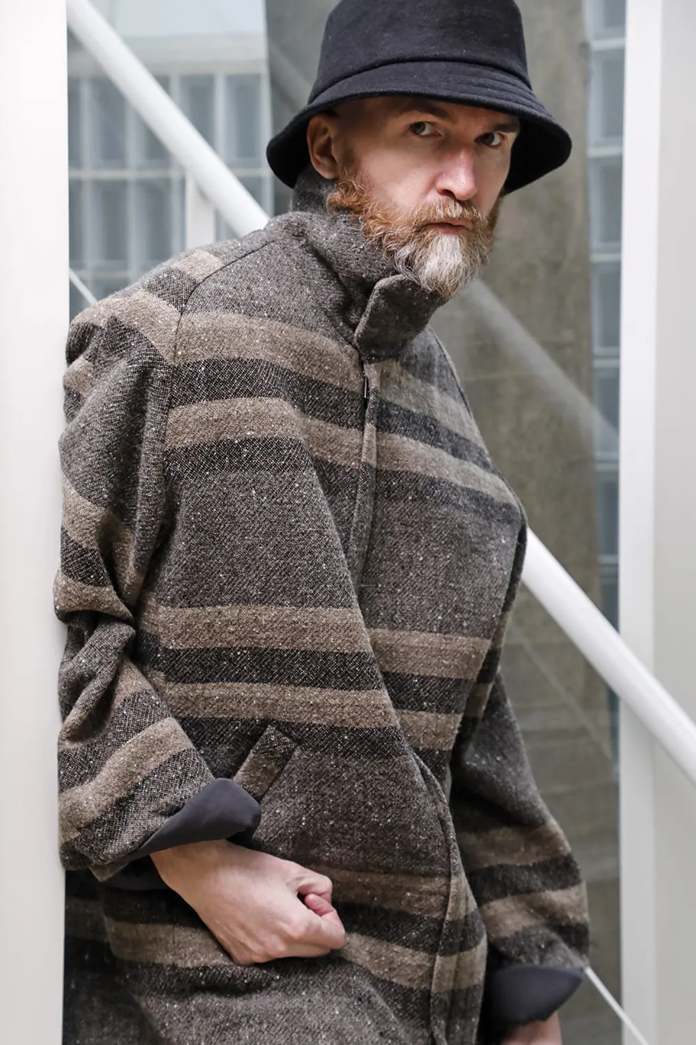 Hight neck coat striped wool