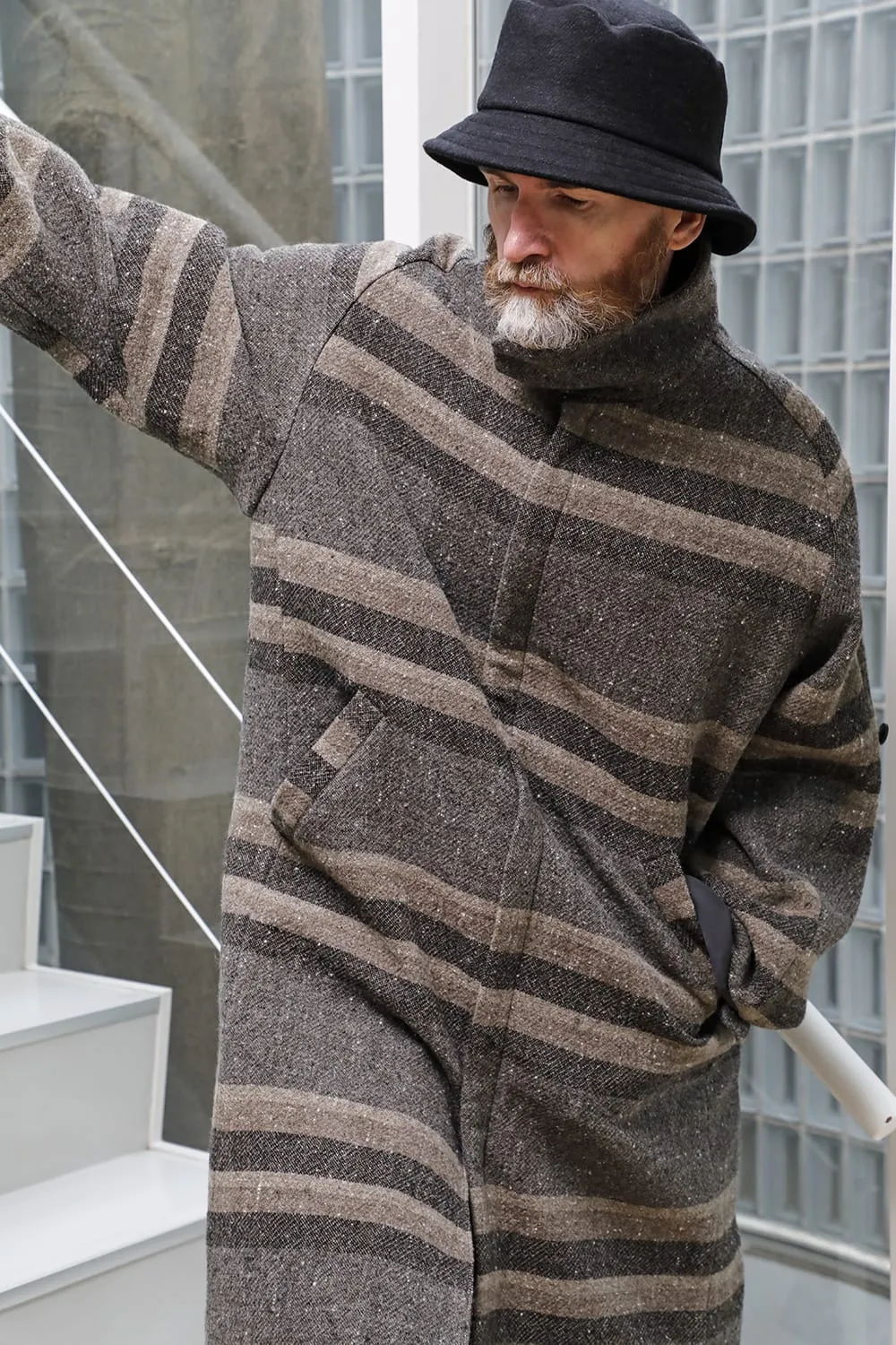 Hight neck coat striped wool