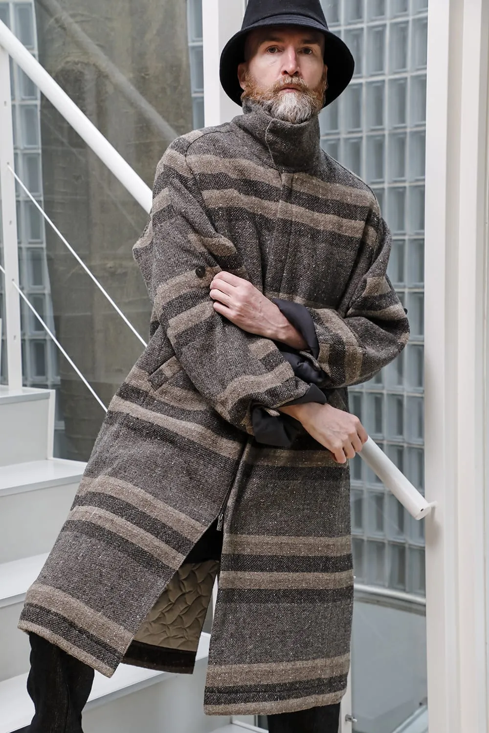 Hight neck coat striped wool